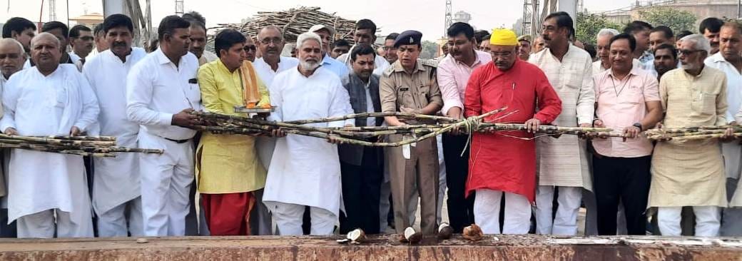 Crushing season of Bajaj Sugar Mill Bhaisana begins