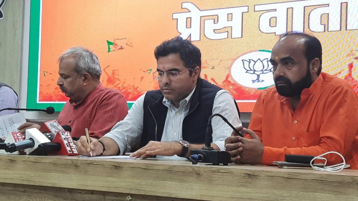 MCD Election BJPs allegation Satyendra Jain is involved in Sukeshs thuggery cases