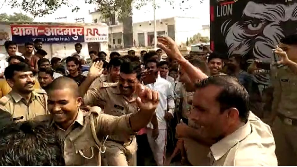 Police personnel dance to the tune of DJ in the retirement program of Police Officer