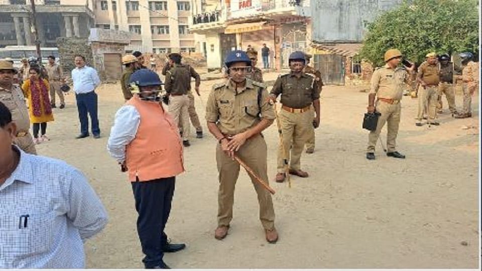 process of demolition of encroachment was started in Dak Baglia etah