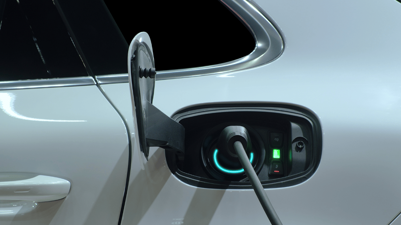 Expressways in Uttar Pradesh to Get more than 20 EV Charging Stations