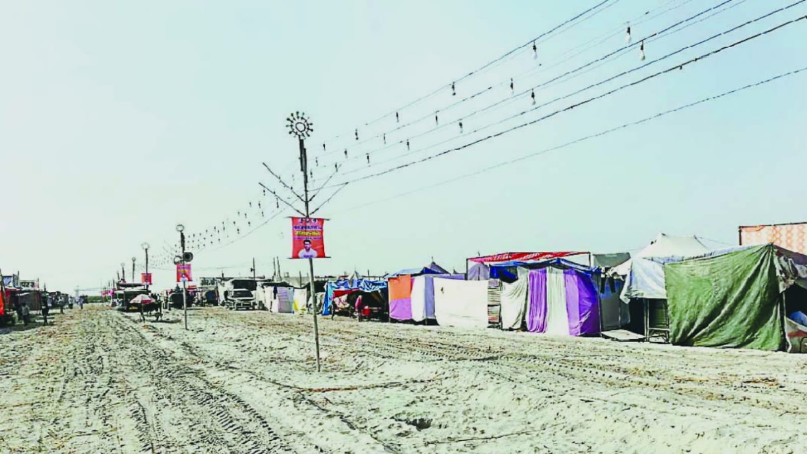 Ganga Snaan 2022: city of tents started settling on the sand of the Ganges,  monitored wuth CCTV