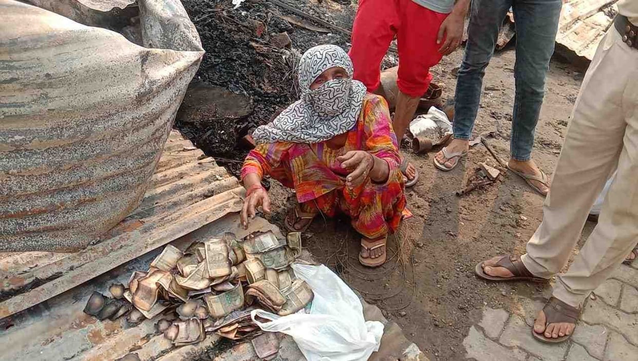 Pie-pie pair for daughter's wedding, two lakh rupees and goods burnt due to fire in the kiosk