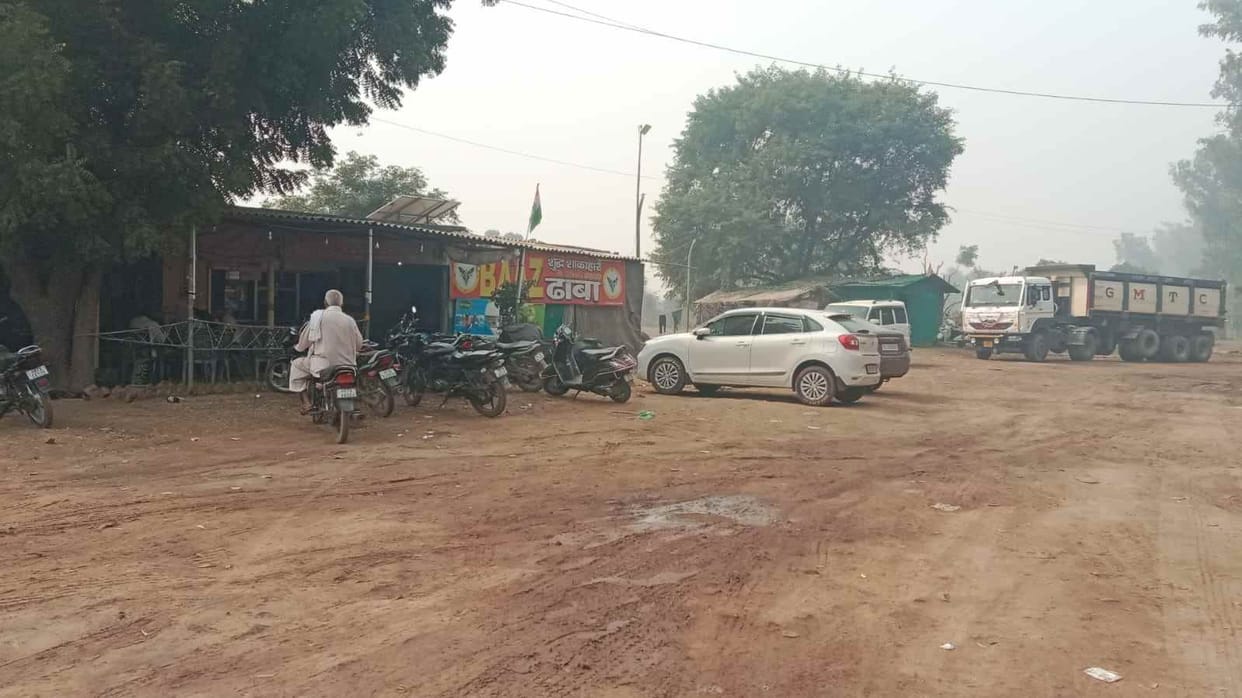 At two o'clock in the night, asked for food from the dhaba servant, if asked for 10 minutes time, he was shot