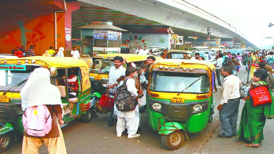Auto gang carried out five incidents in three days in Agra