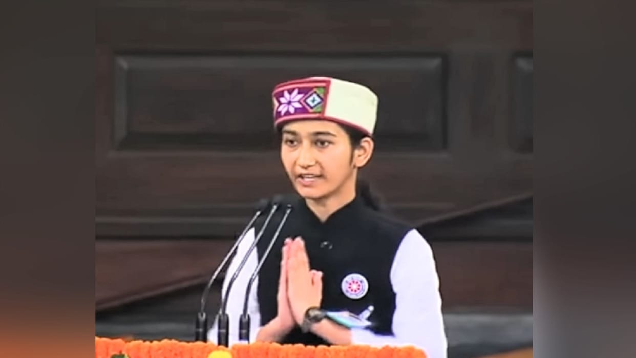 Jagriti of Ghumarwin College gave speech in Parliament House