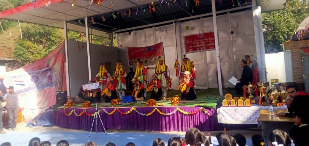 aani school win in instrumental compitition