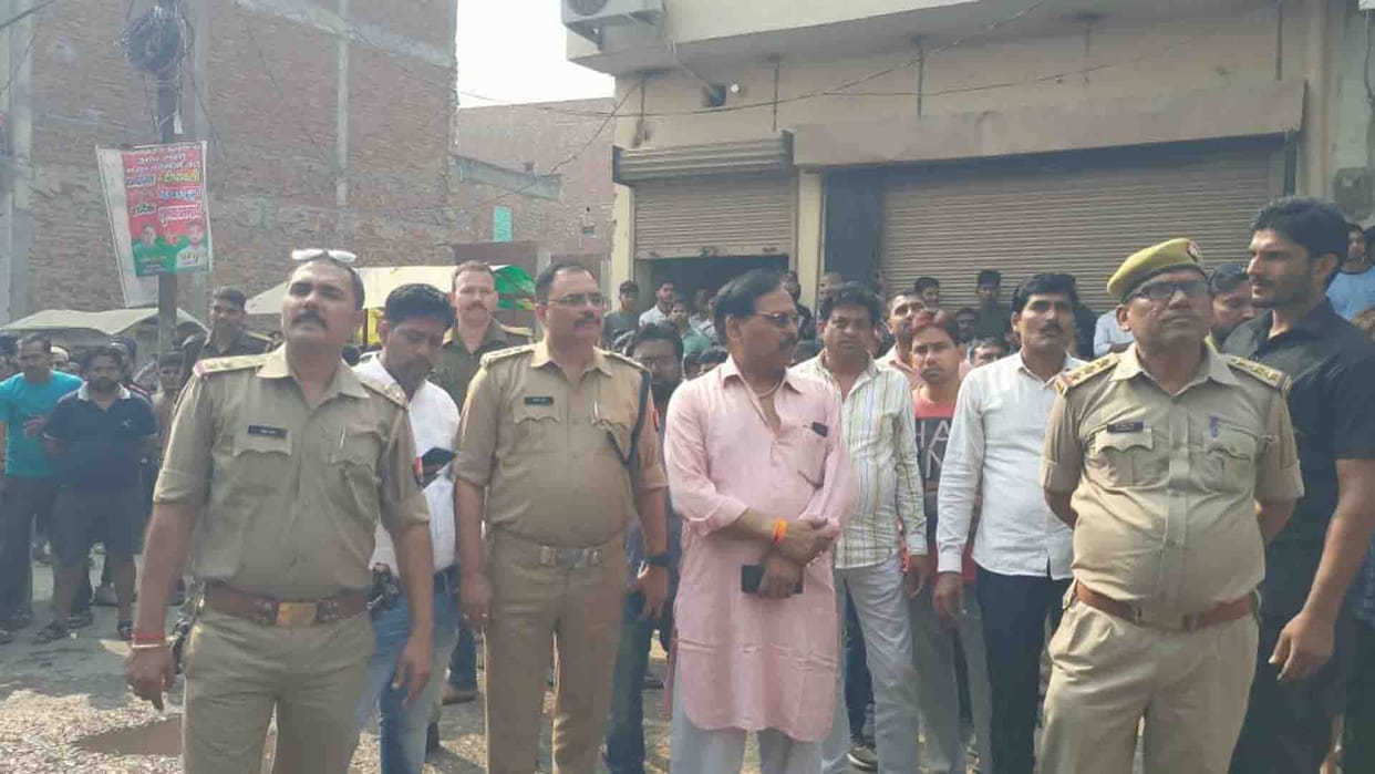 Kannauj: Fire in general store shop due to short circuit