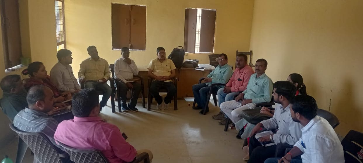 the Gram Panchayat secretaries accused the BDO of indecent language in Kannauj
