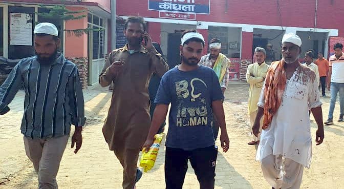 Struggles when lovers come to the village, three injured