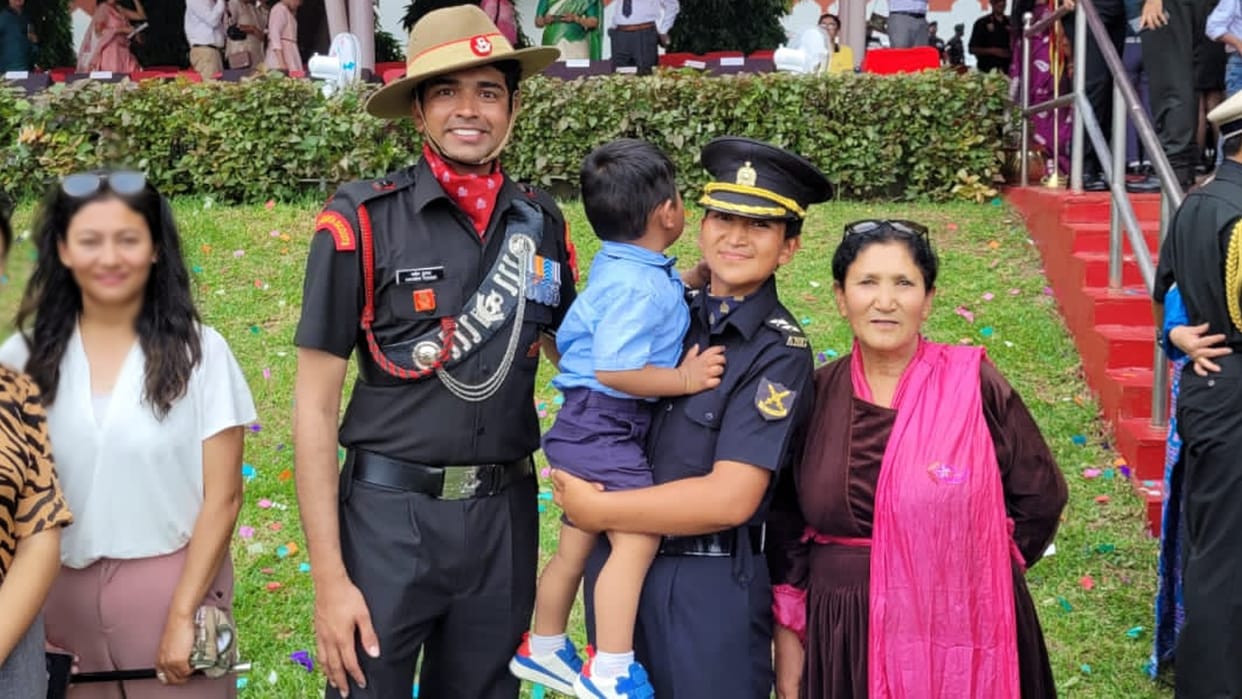 Indian Army Officer Lt Rigzin Chorol Inspirational Story in Hindi