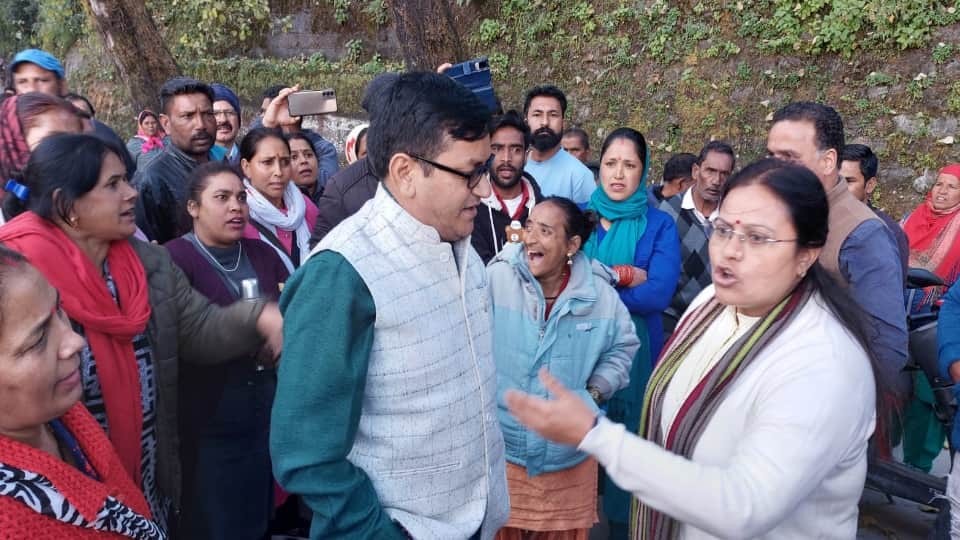 Mussoorie News: Ruckus over removal of encroachment on Mall Road Photos