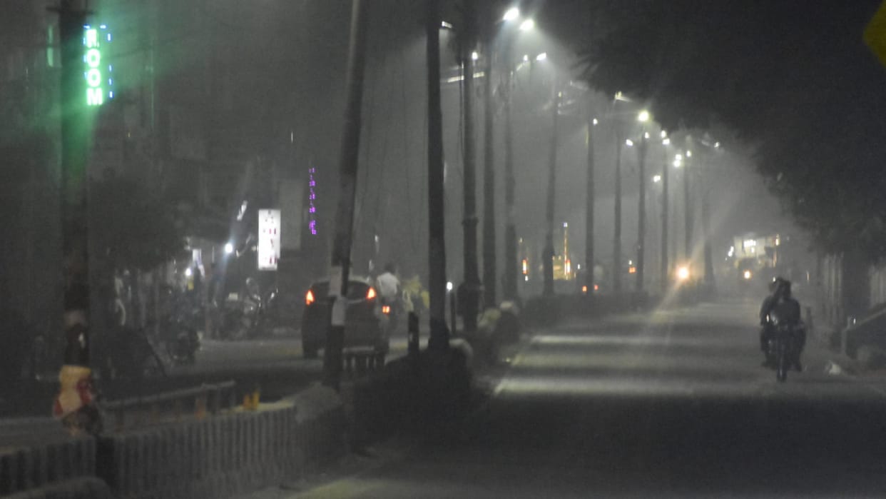 Meerut: The smog started spreading in the morning and night burning in the eyes breathlessness started