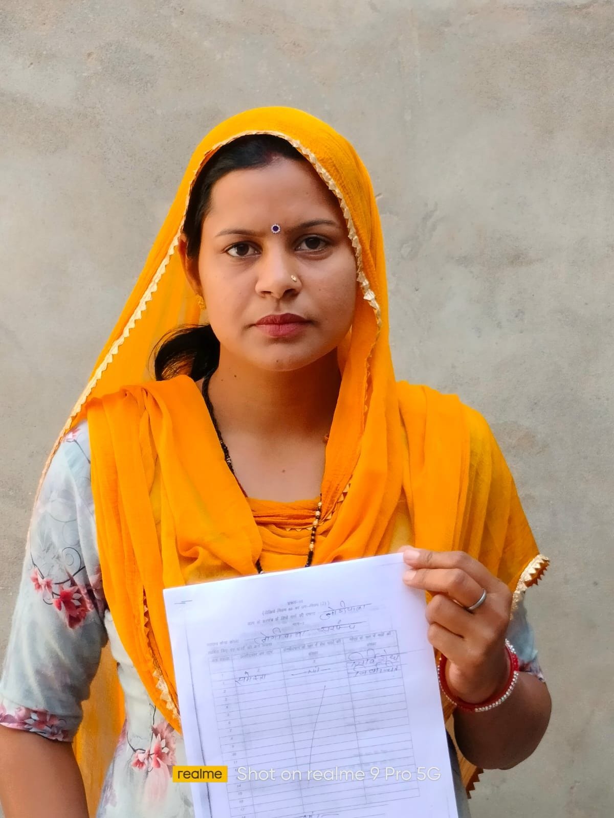 In village Jogiwala, daughter-in-law Samesta Bainiwal, who has studied M.Com, became sarpanch, also choose 12 ward panch.