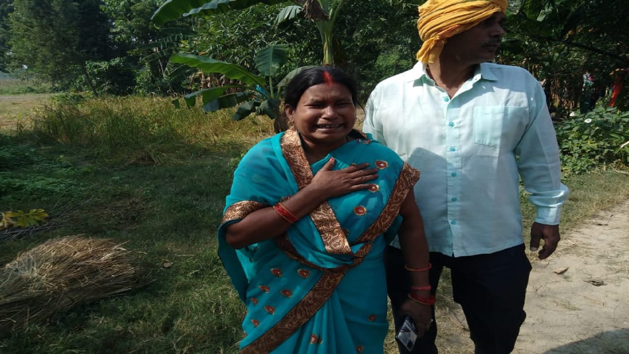 Elderly murdered with a sharp weapon in Ballia Bloody dead body found in the field three detained
