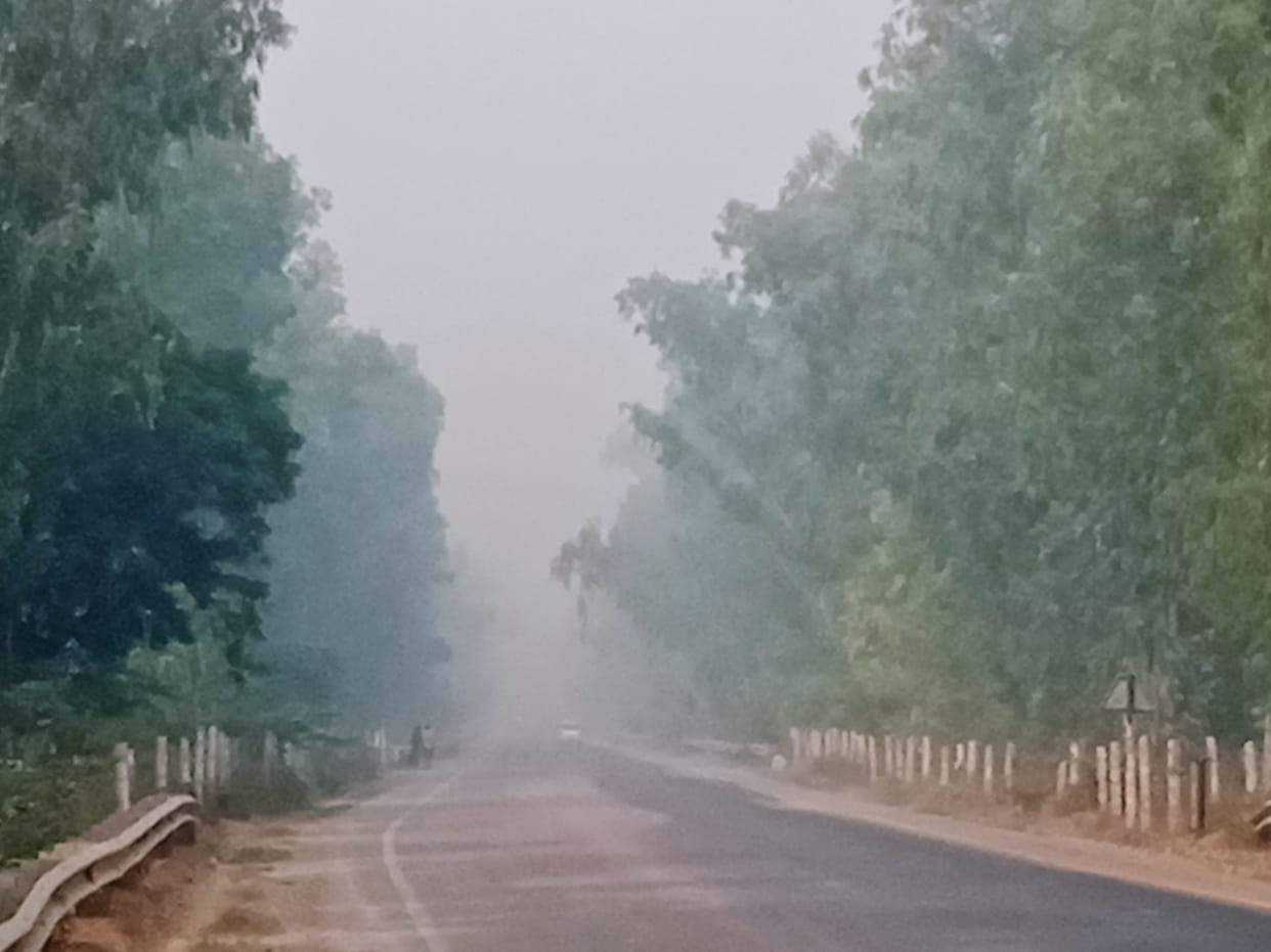 AQI reached 377, a plume of smoke is seen in the morning and evening
