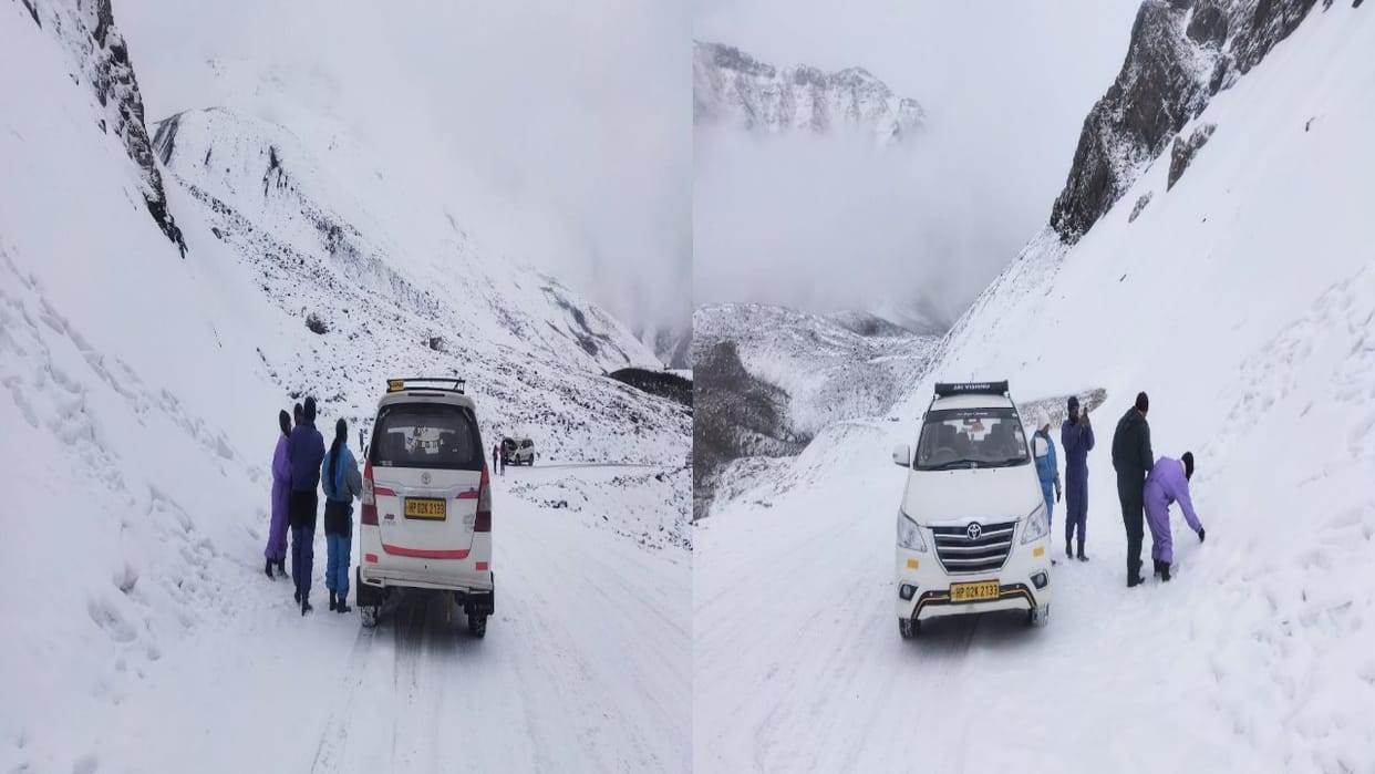 Himachal Weather, Manali-Leh road closed due to snowfall in Baralacha Pass, Tourists have fun in the middle of