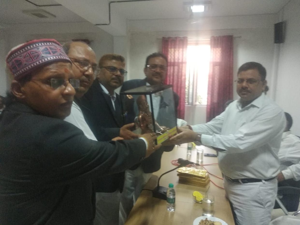 Established harmony between Bar and Bench: District Judge