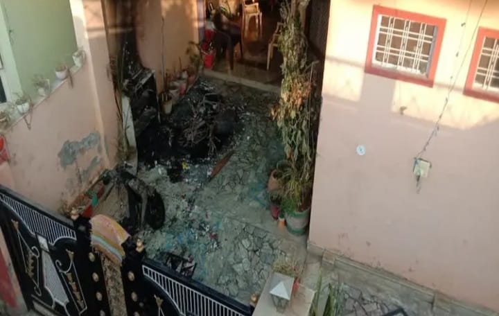 Rajasthan News: Sarpanch set fire to own house itself, father reginsters complaint