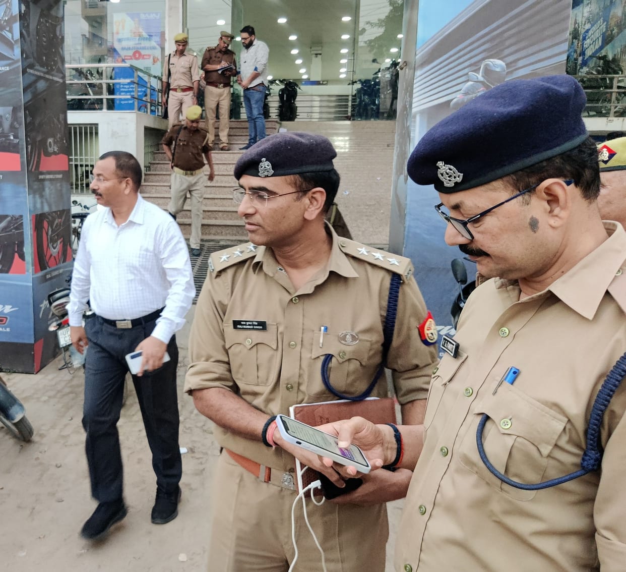 Etah: Black color was applied on the CCTV cameras of ATMs
