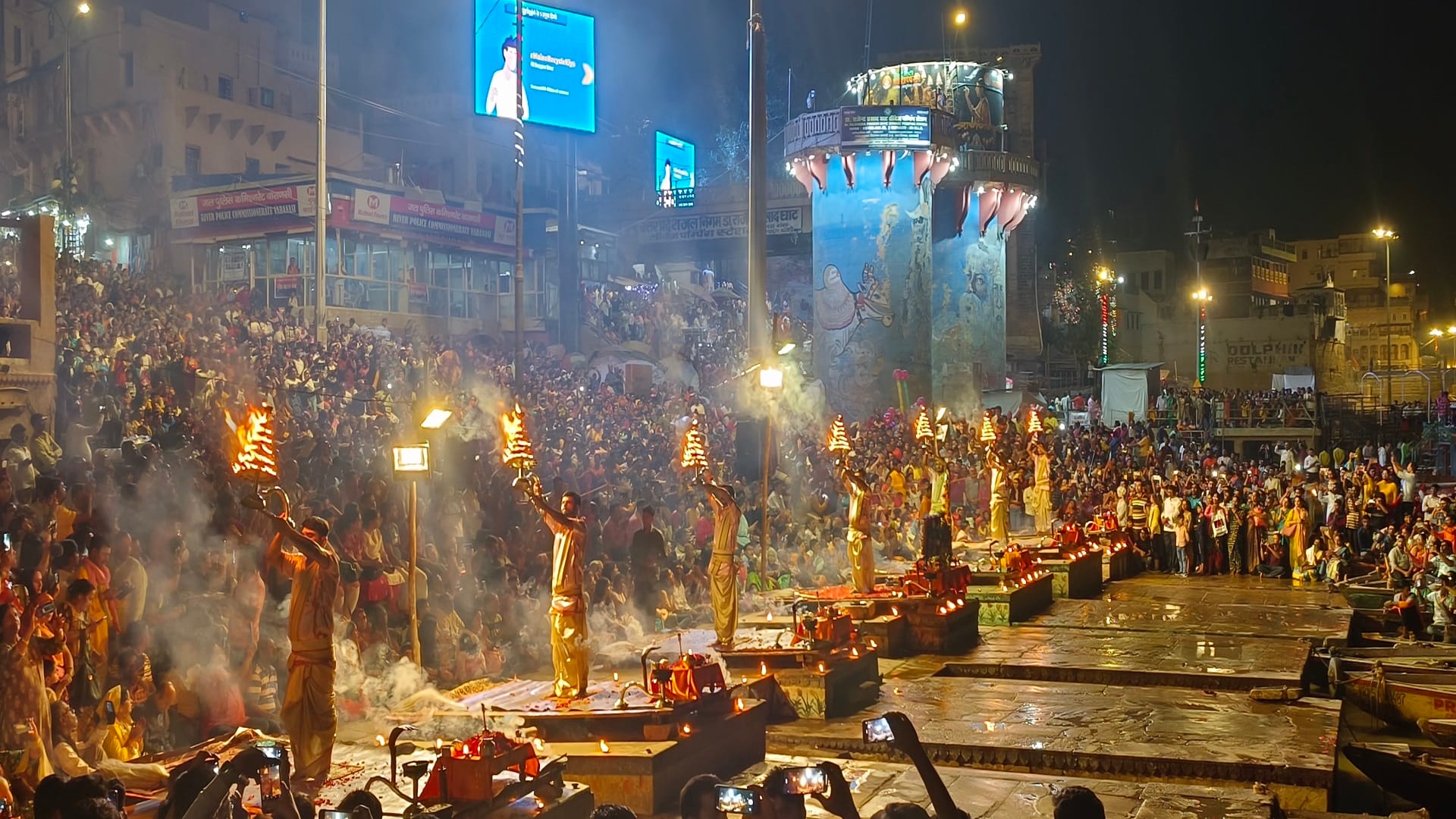 After 75 days the world famous Mother Ganga Aarti, which was held at Dashashwamedh Ghat