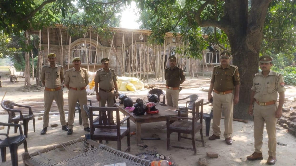 Five arrested for attacking on Police team in Karnailganj in Gonda.