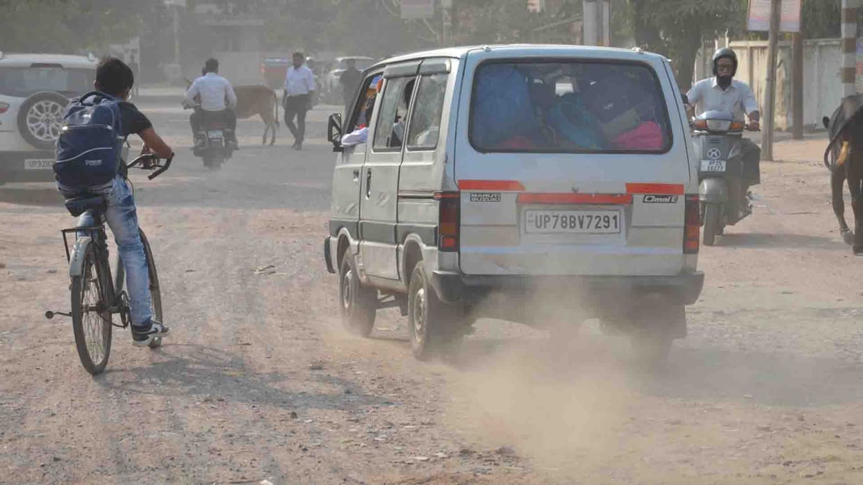 Kanpur: broken roads of the city are increasing pollution