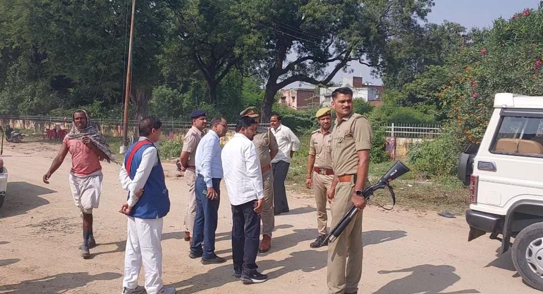 Agriculture officer and PCF manager clashed in Mahoba