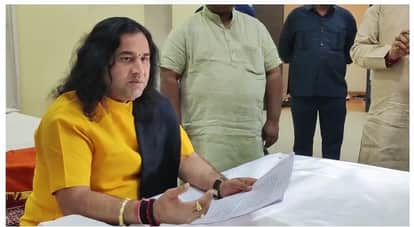 कथा वाचक देवकीनंदन ठाकुर