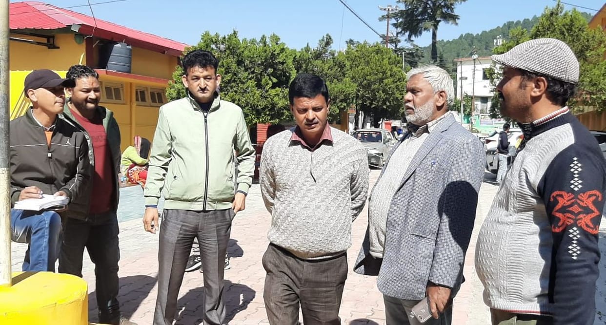Hospital cut challan for throwing dirt in the open