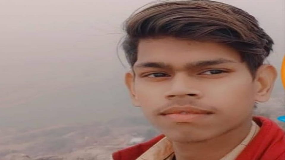 Boyfriend found dead in girlfriend locality in jhansi