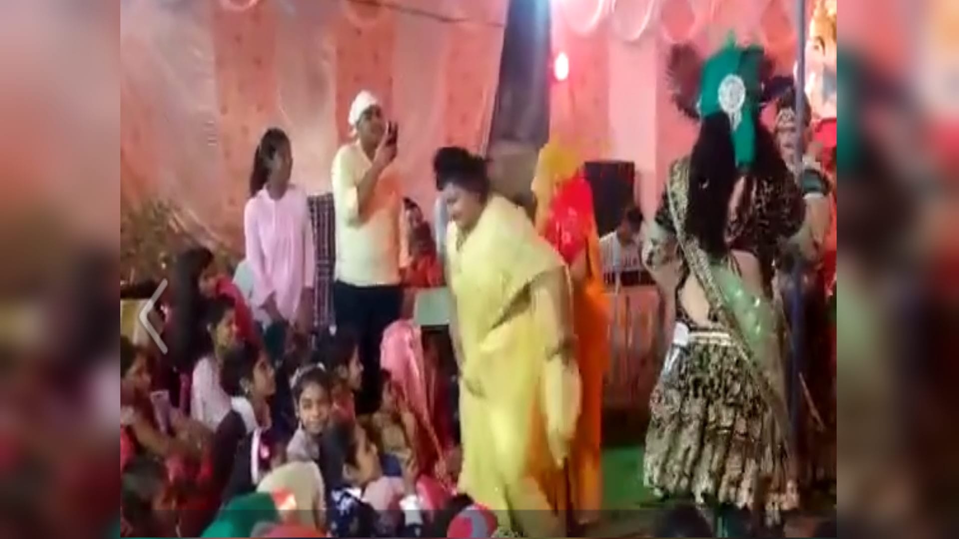 Meerut: Woman sets sari on fire in front of showroom, creates ruckus