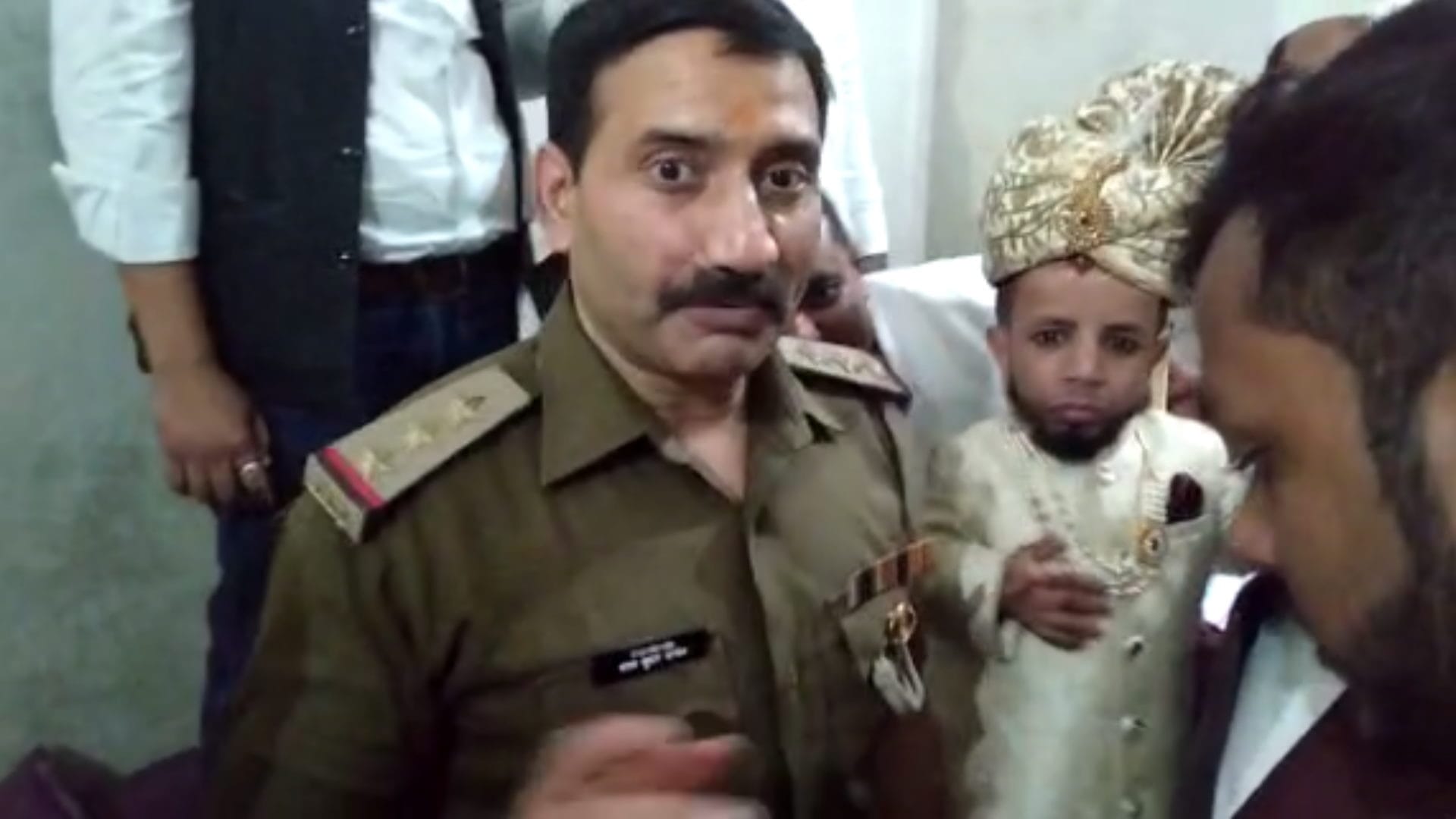 Azim Mansoori has married with Bushra of Hapur and see images of Programme