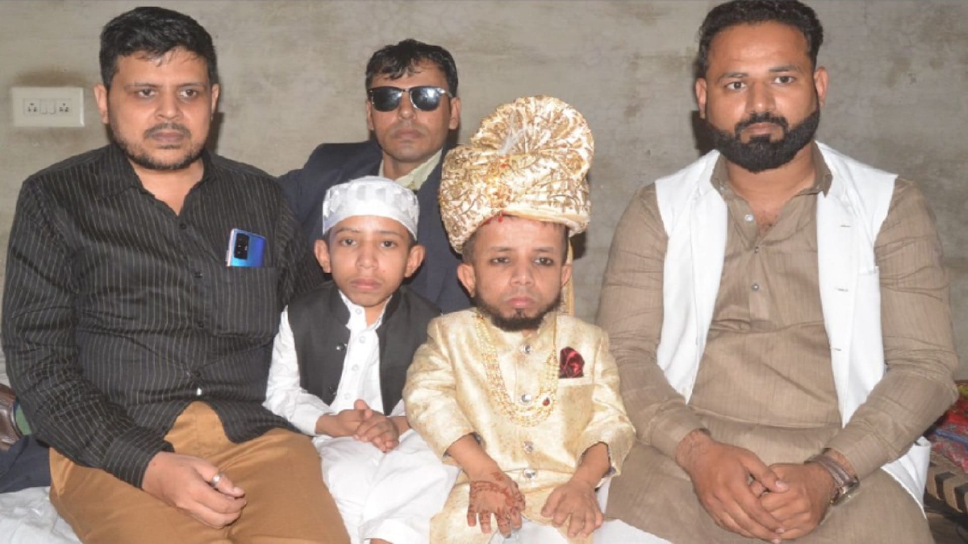 Shamli: Azim Mansoori said after marriage that he could not invite PM Modi and CM Yogi and see marriage pics