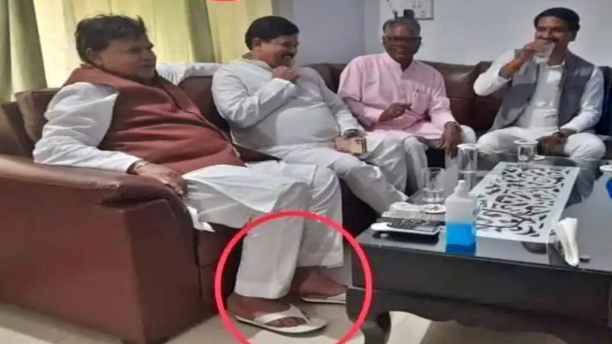 Pradyuman Singh Tomar Seen Wearing Slippers Broken Promise Photo Viral