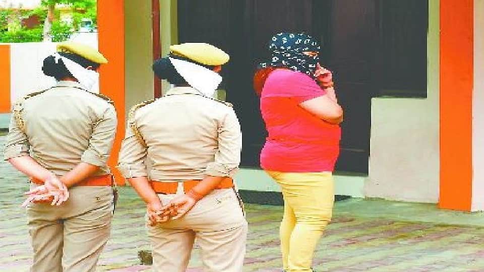 Chargesheet in the court against Roshni  Prostitution Racket Leader in Agra