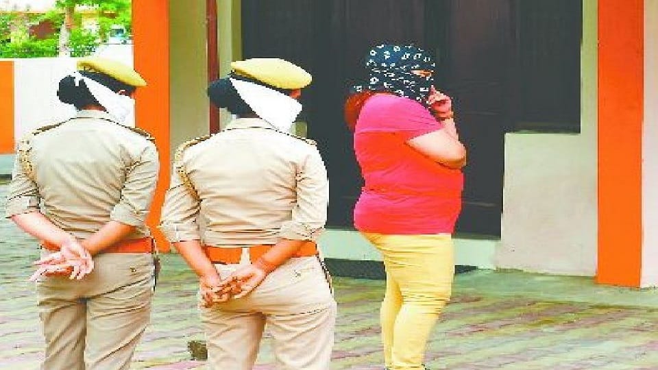 Chargesheet in the court against Roshni  Prostitution Racket Leader in Agra