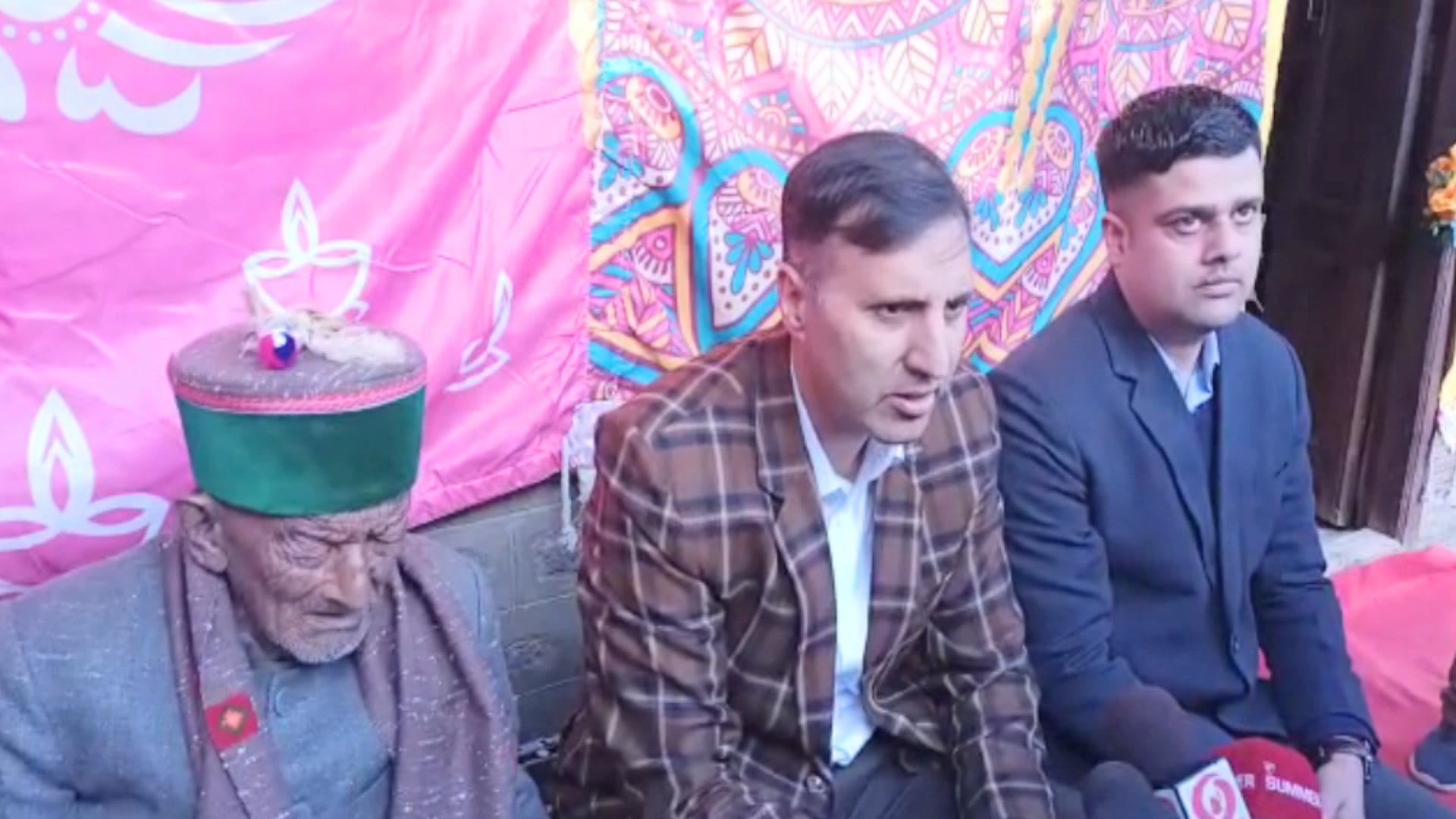 himachal election 2022, The first voter of theIndependent India Shyam Saran Negi voted from home for the first