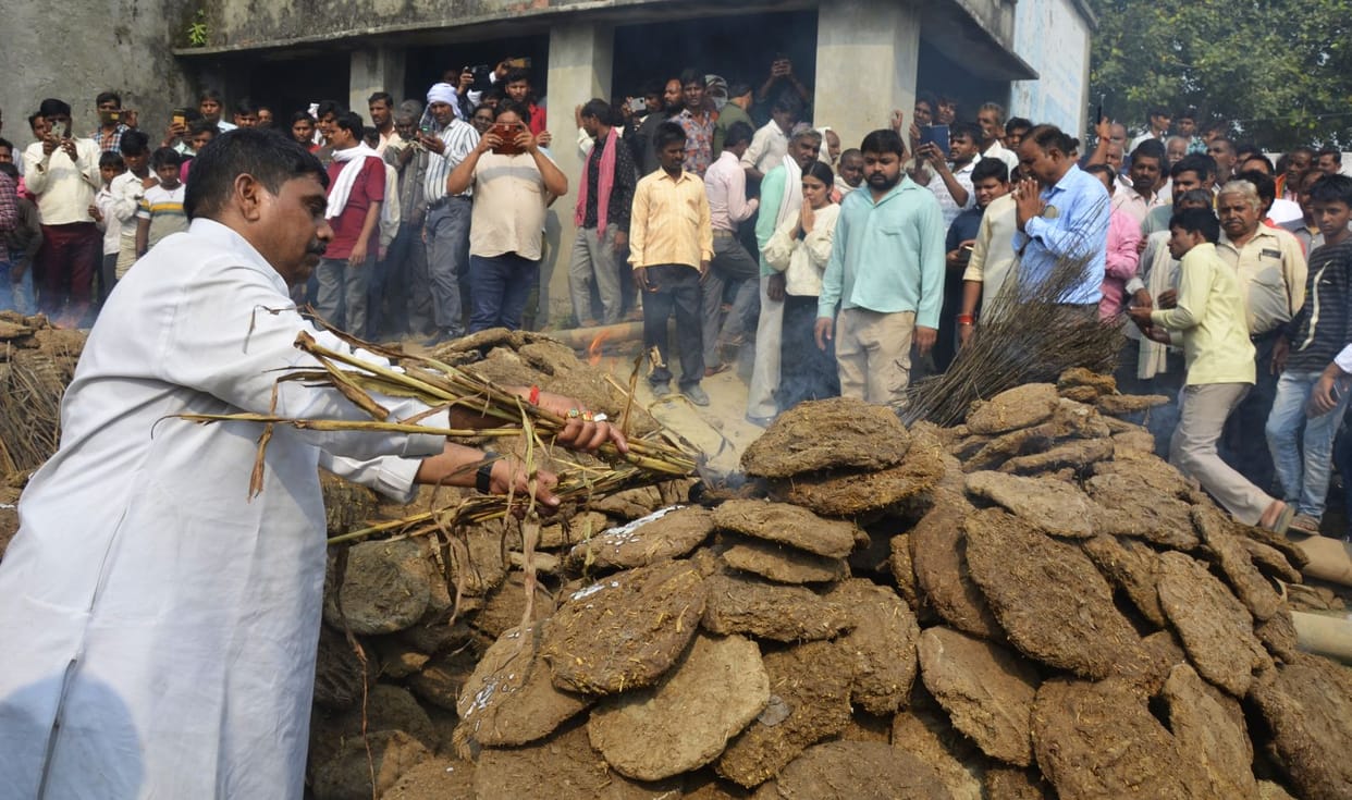 Couple and mother's dead bodies were cremated in front of the house