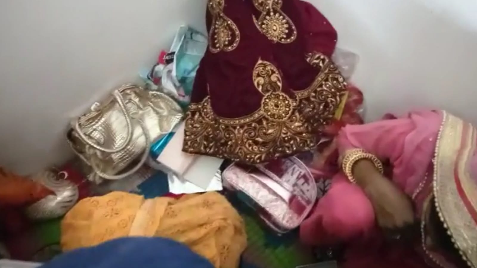 Two and a half feet Azim Mansoori got married  with Three feet Bushra in Hapur