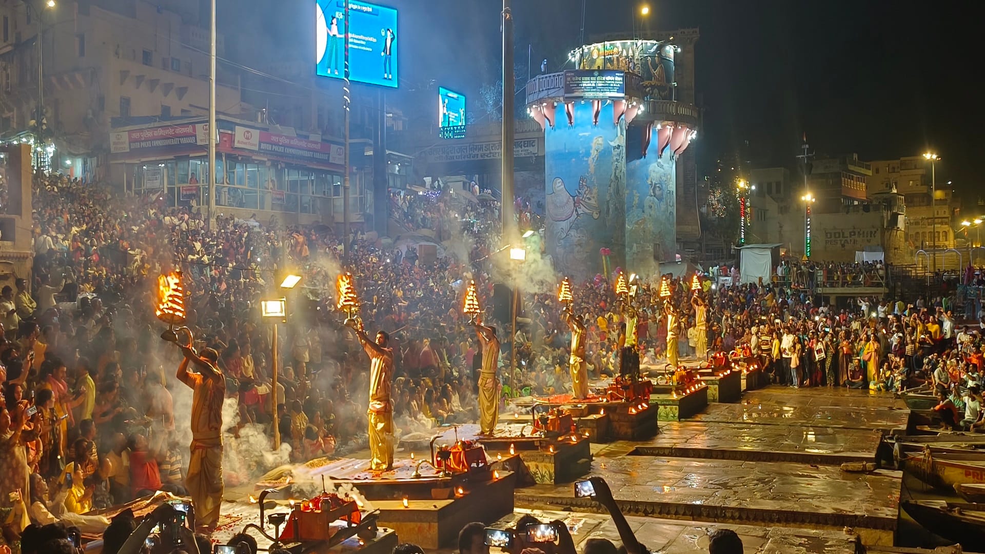 After 75 days the world famous Mother Ganga Aarti, which was held at Dashashwamedh Ghat