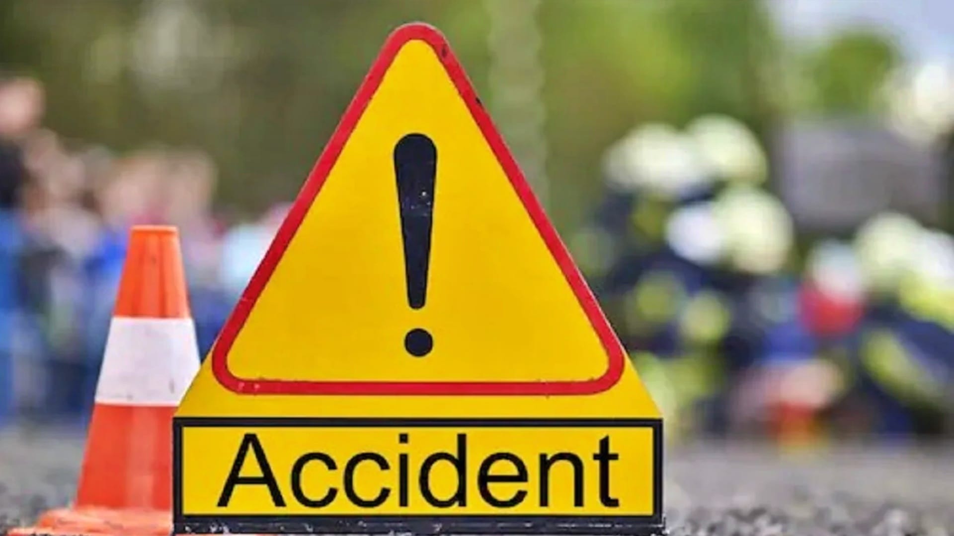 Unnao: Tractor trolley overturned, two workers died