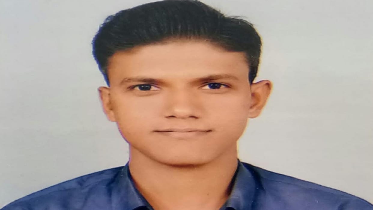 Kejriwal model in UP Vivek Gupta made Aam Aadmi Party's district social media in-charge