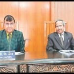 विद्युत नियामक आयोग के अधिकारी