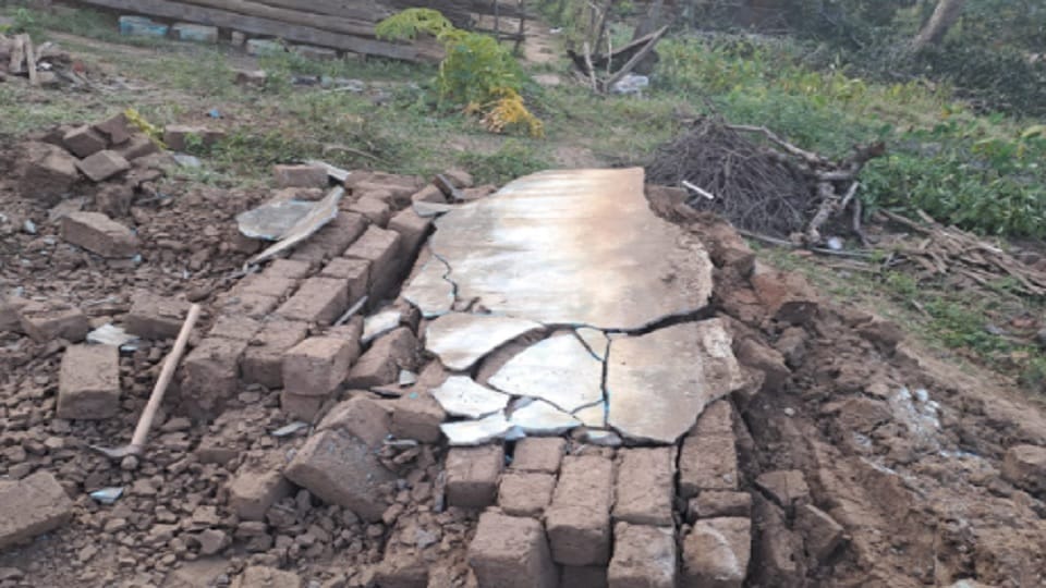 Bilaspur: Wall fell while cleaning house, life lost in accident