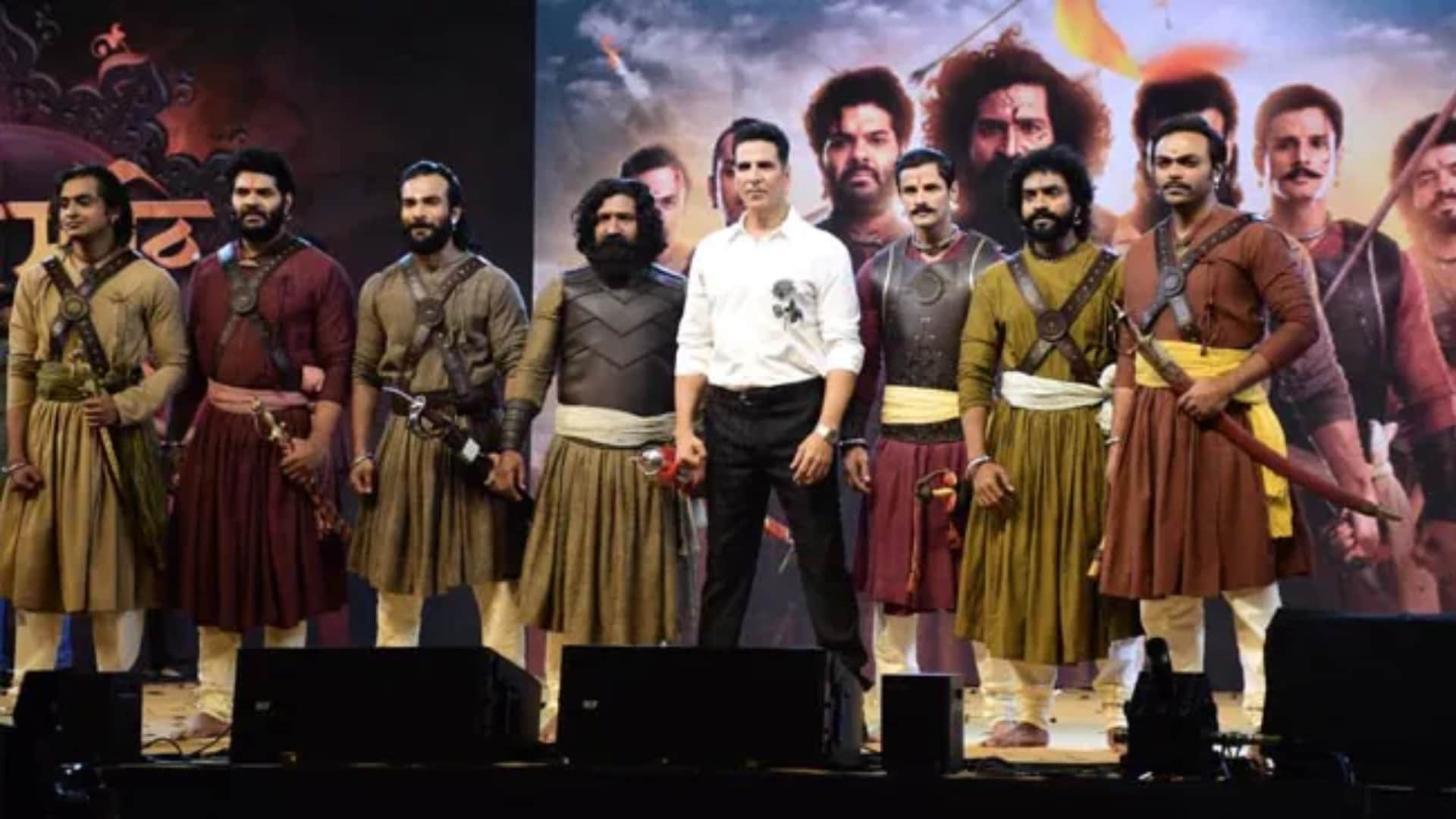 Akshay Kumar is all set To make his marathi debut with mahesh manjrekar film will play shivaji maharaj role