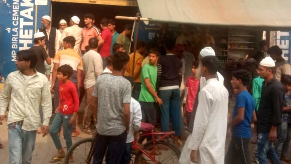 Stampede caused by stone pelting, fighting for asking for 50 rupees