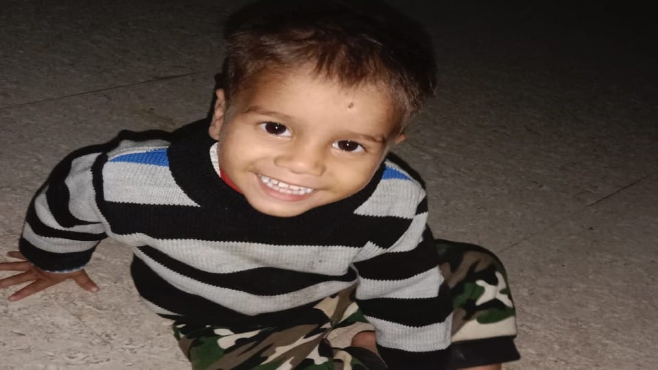 Four year old child died after falling in the drain in Agra