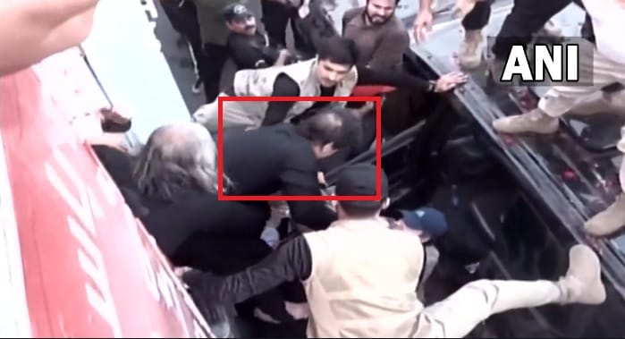 Pakistan Long March: Firing on Imran Khan During Rally in Pakistan, Many Injured Shahbaz Sharif News Updates