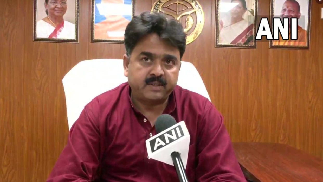 Lucknow News: Allegations and counter-allegations on each other regarding leave in madrasas